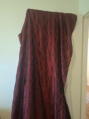 Burgundy Diamond-Quilted Curtain Panel
